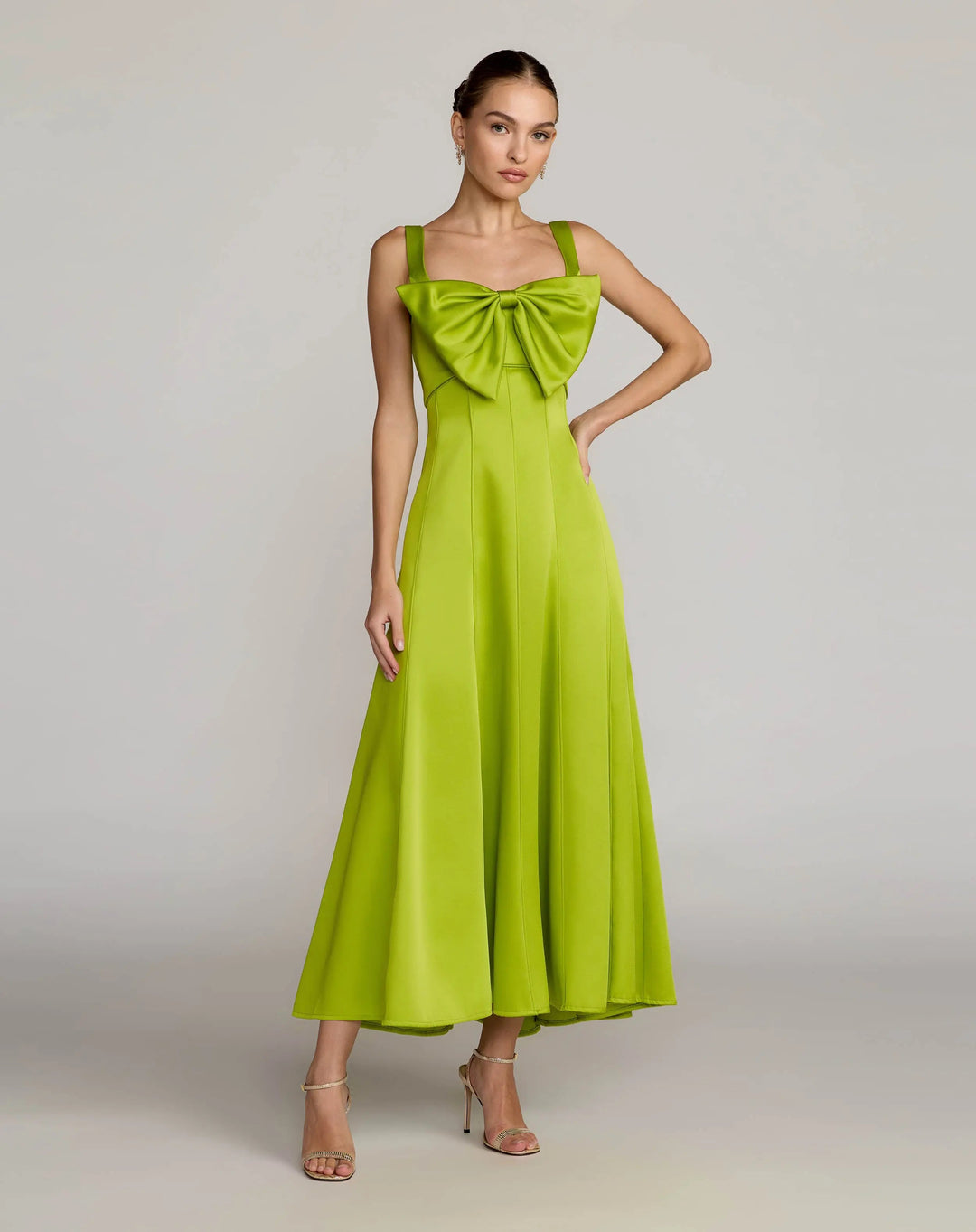 Green Sleeveless Satin Midi Dress With Bow Detail - FOSTANI.com