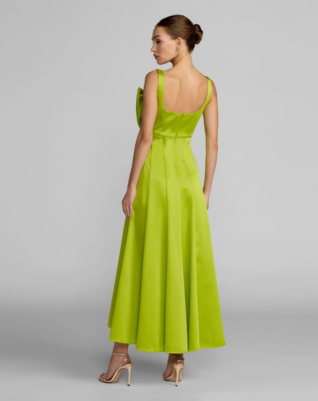 Green Sleeveless Satin Midi Dress With Bow Detail - FOSTANI.com