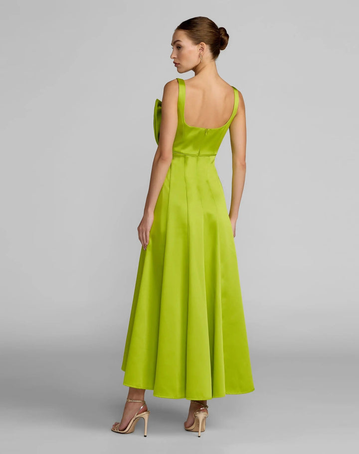 Green Sleeveless Satin Midi Dress With Bow Detail - FOSTANI.com