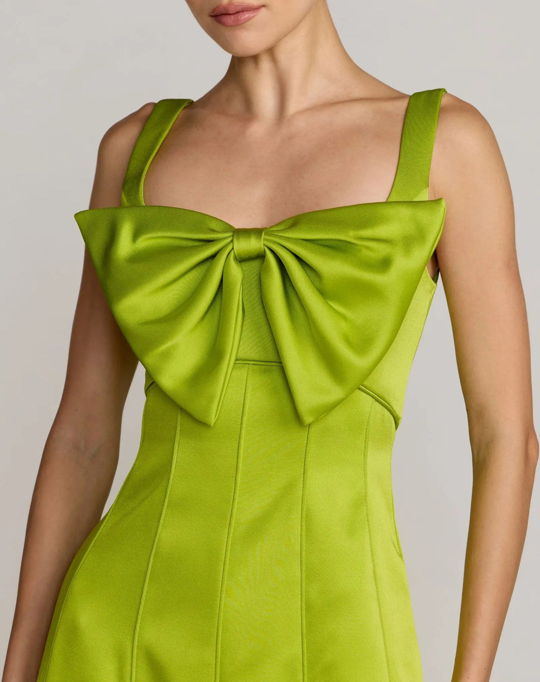 Green Sleeveless Satin Midi Dress With Bow Detail - FOSTANI.com